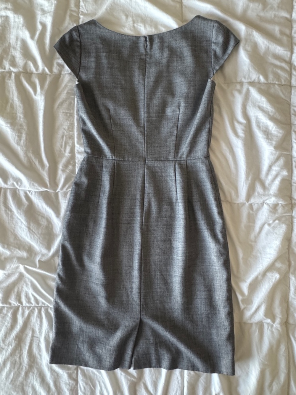 Tahari Arthur S. Levine Gray Wool Blend Cap Sleeve Sheath Dress Size 4 - Picture 6 of 13